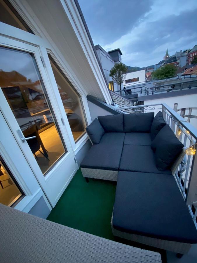 Appartamento Penthouse With Private Balcony In The City Centre Of Bergen Esterno foto